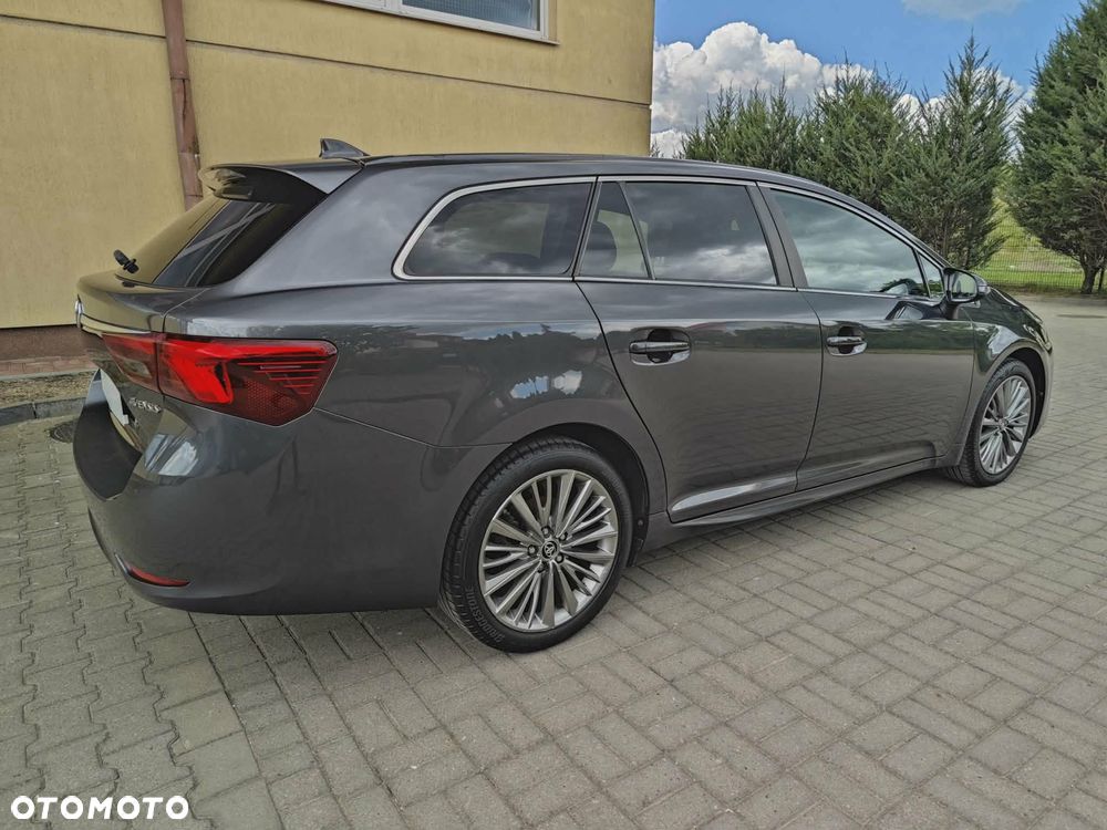 Toyota Avensis - 12