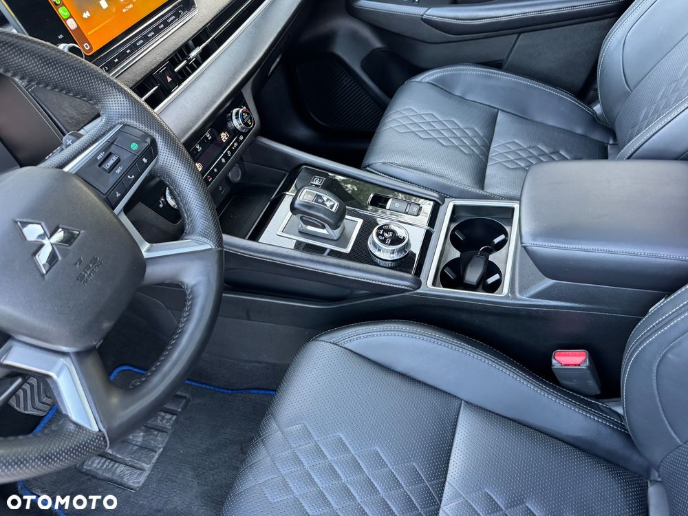 Mitsubishi Outlander 2.4 4WD Select - 39
