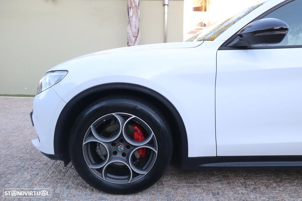 Alfa Romeo Stelvio 2.2 D AT8 - 9