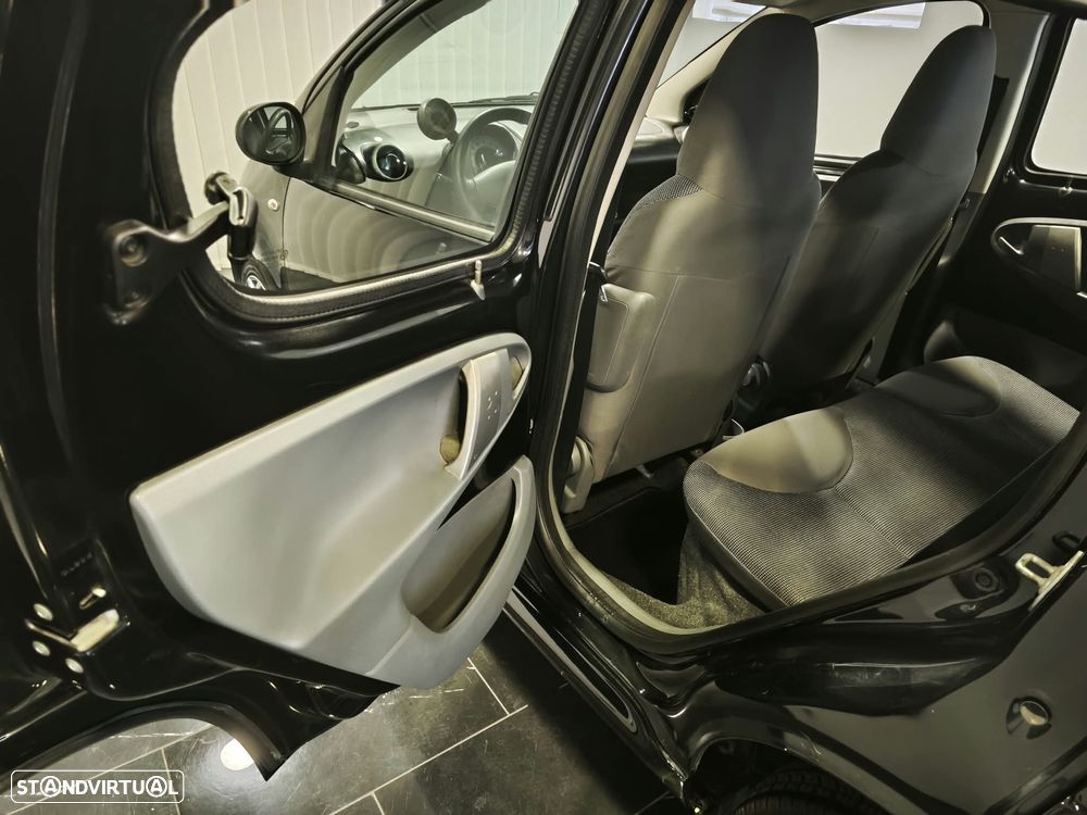 Peugeot 107 1.0 Trendy - 9