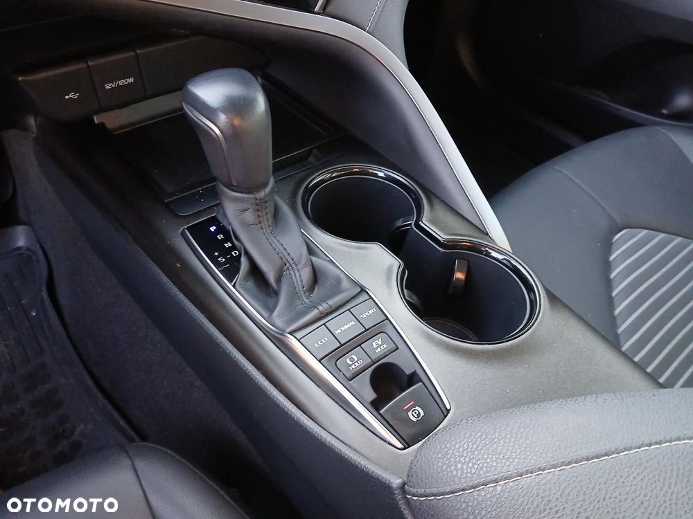 Toyota Camry 2.5 Hybrid Prestige CVT - 34