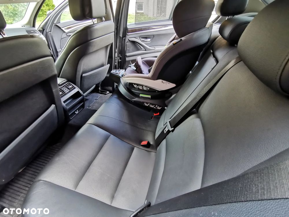 BMW Seria 5 528i - 8