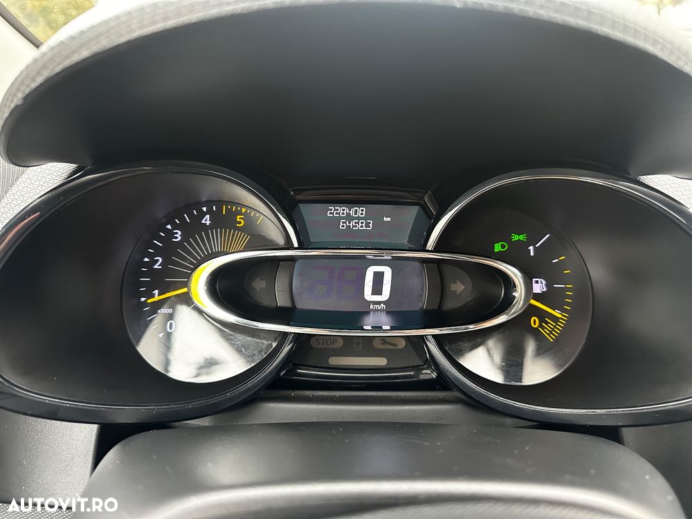 Renault Clio 1.5 dCi 75 Authentique - 11