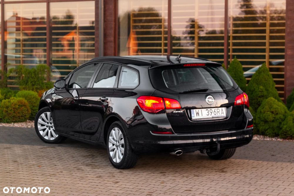 Opel Astra IV 1.4 T Cosmo EU6 - 12