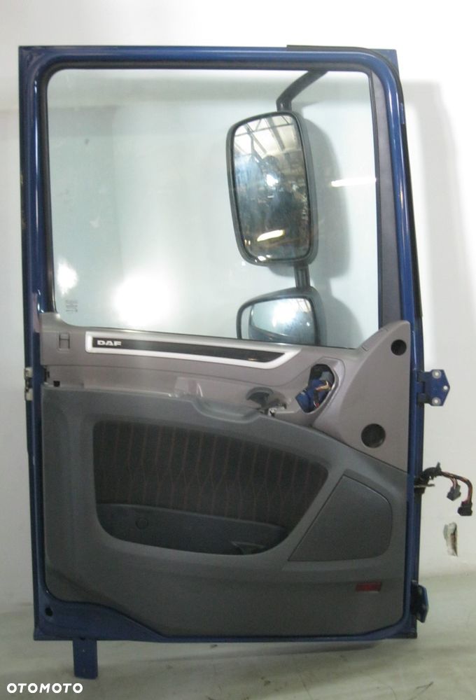 DRZWI PRAWE DAF XF POLIFT ORYGINAŁ KOMPLETNE (białe, czerwone, niebieskie) - 4