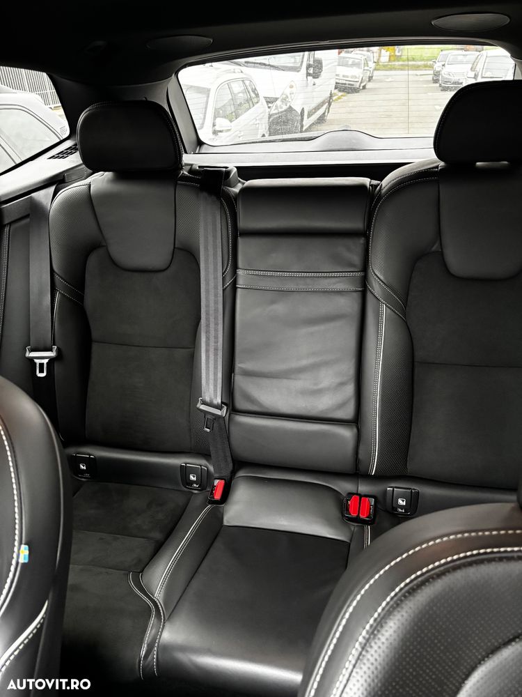 Volvo XC 60 D4 AWD Geartronic RDesign - 24