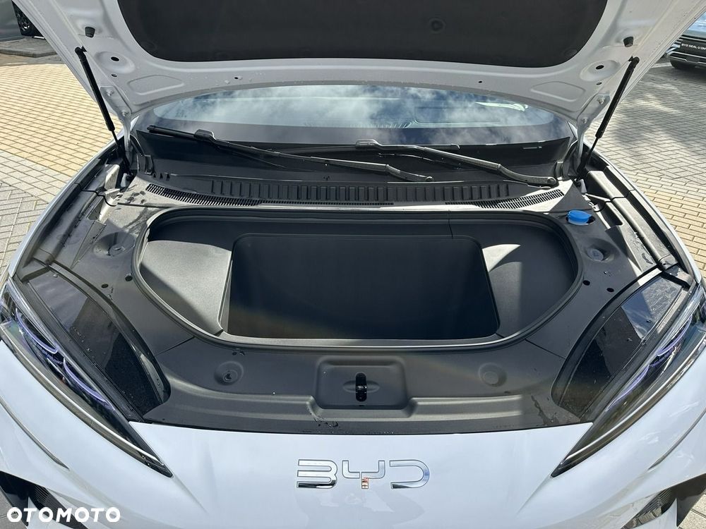 BYD Sealion 7 - 15