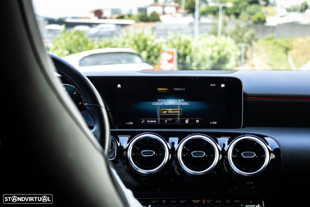Mercedes-Benz A 180 d AMG Line - 33