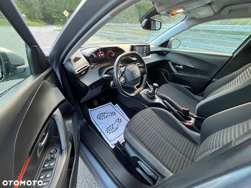 Peugeot 2008 1.2 PureTech Active S&S - 17