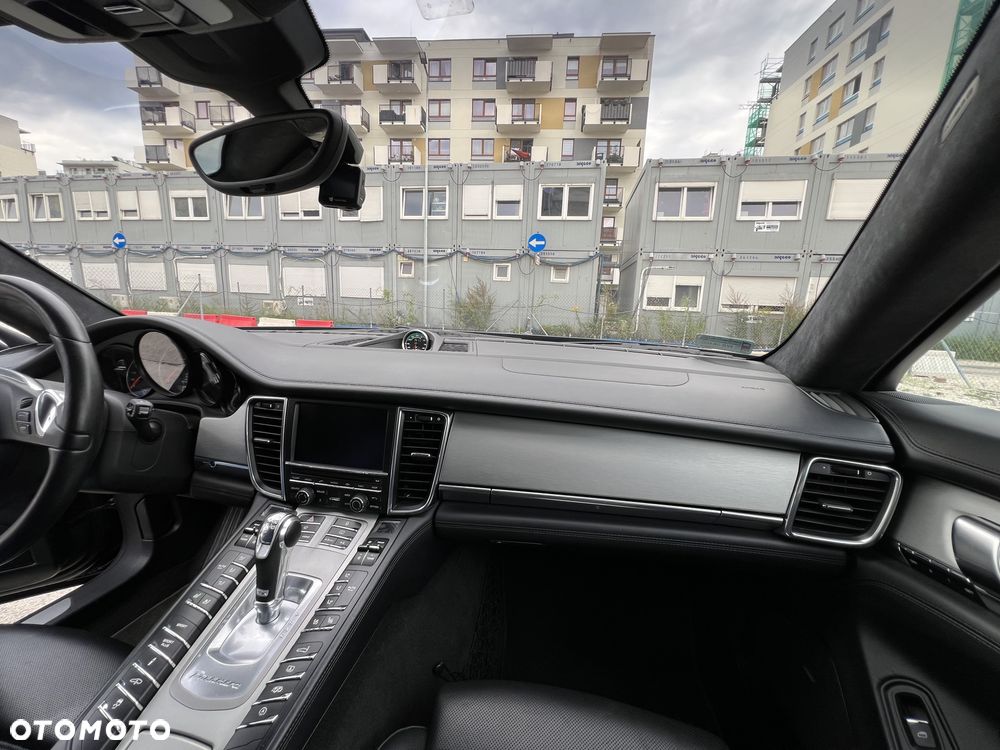 Porsche Panamera - 15