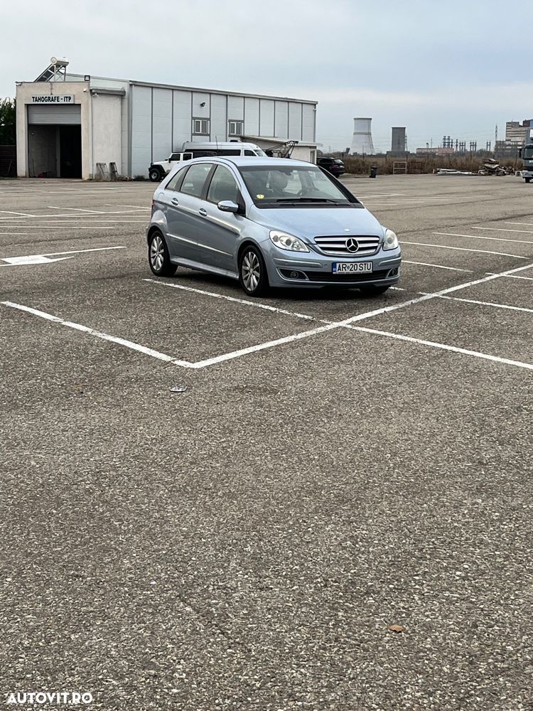 Mercedes-Benz B - 15