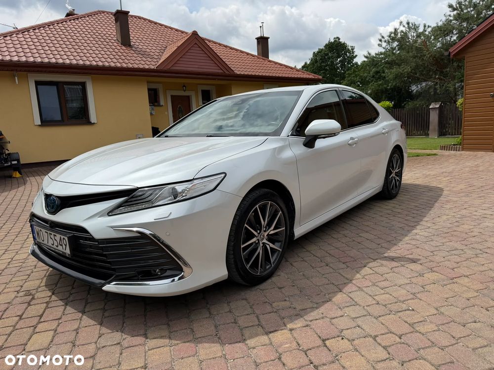 Toyota Camry 2.5 Hybrid Executive CVT - 1