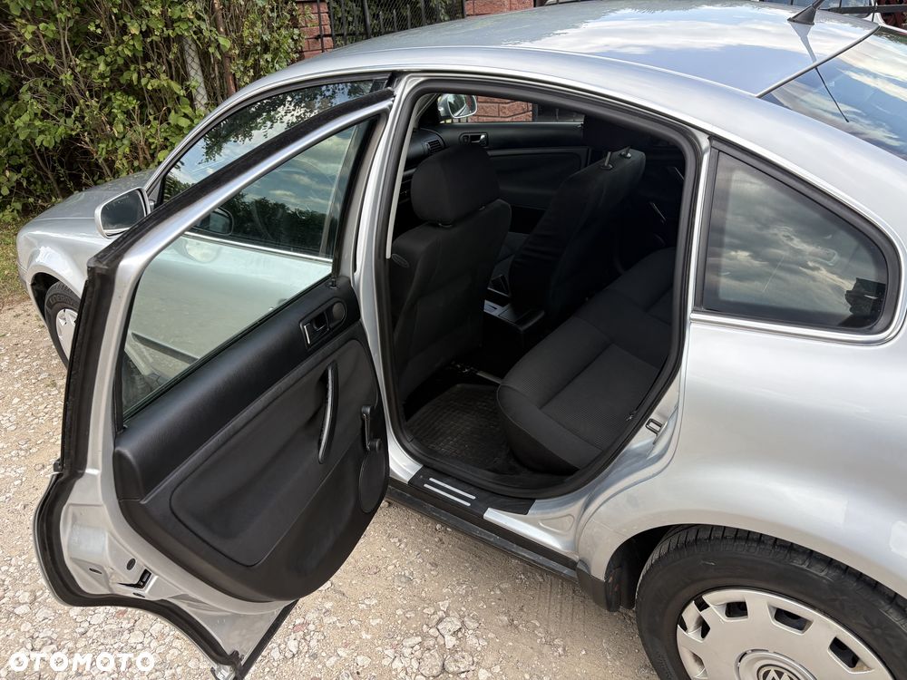 Volkswagen Passat 1.9 TDI Basis - 7