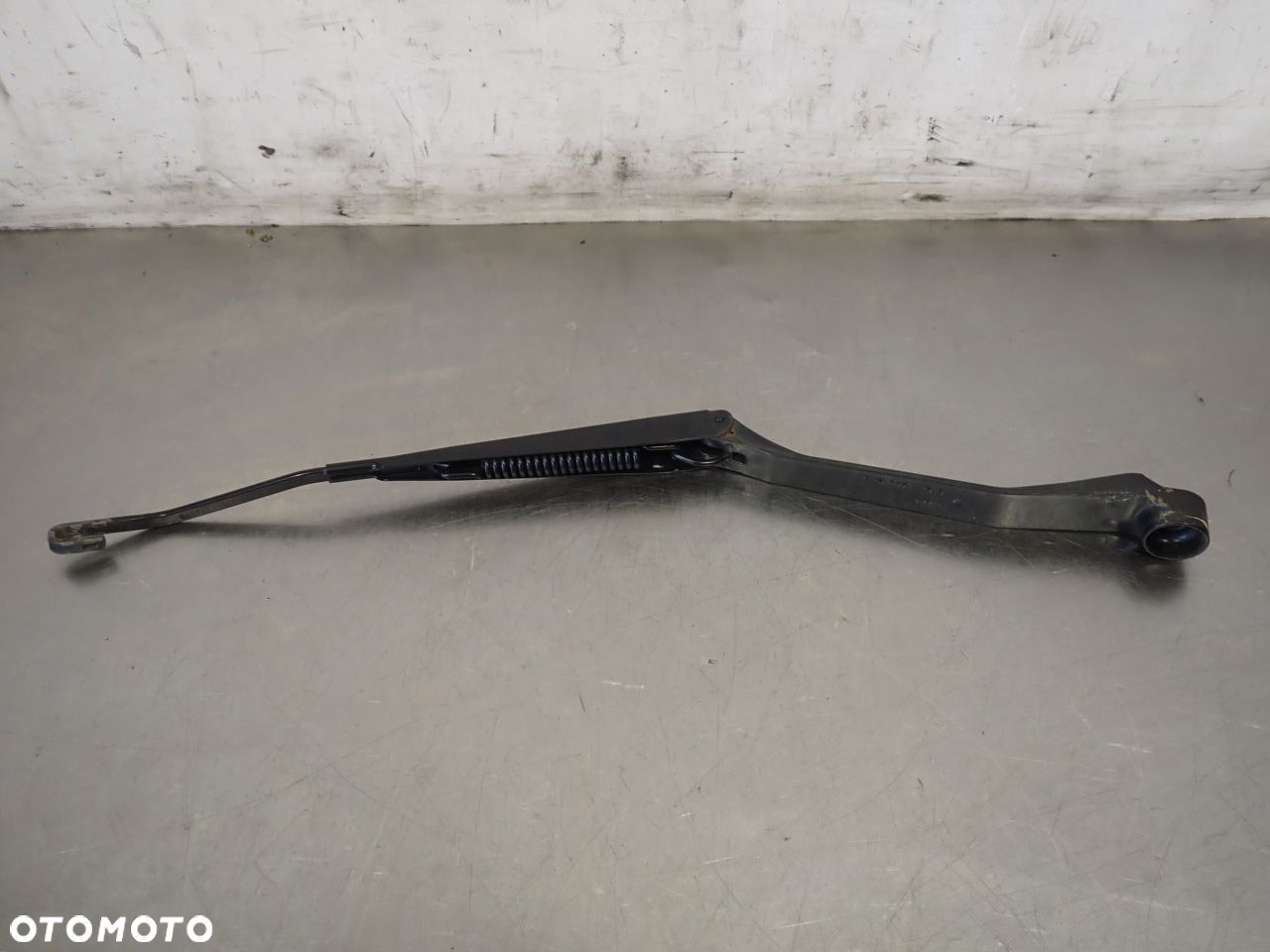 RAMIĘ WYCIERACZKI PRZÓD LEWE TOYOTA RAV4 II LIFT - 2