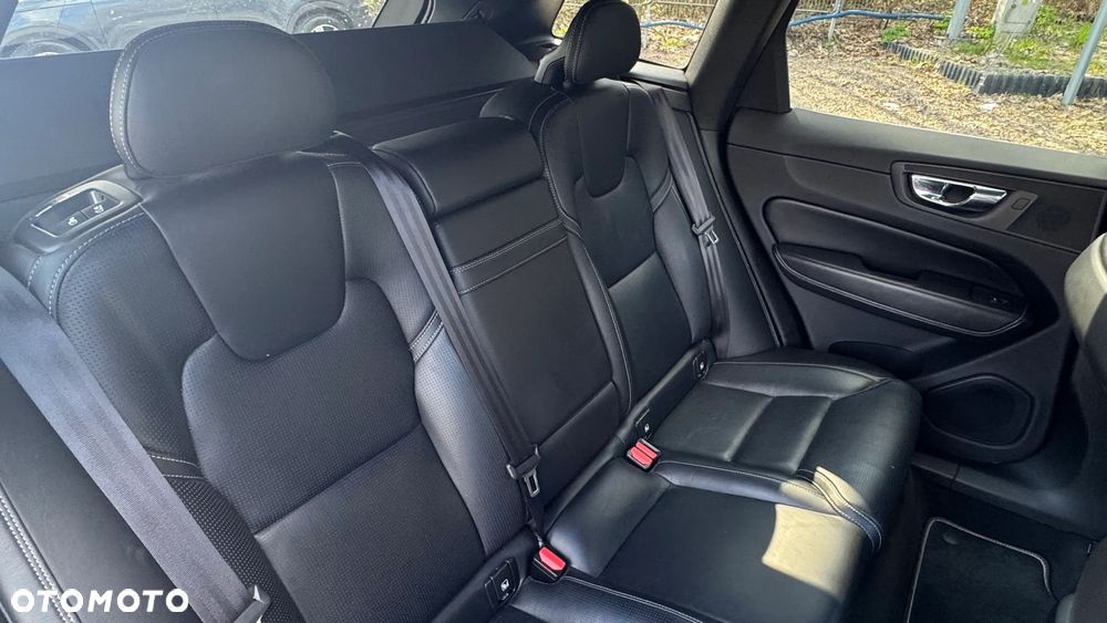 Volvo XC 60 T5 GPF AWD R-Design - 14