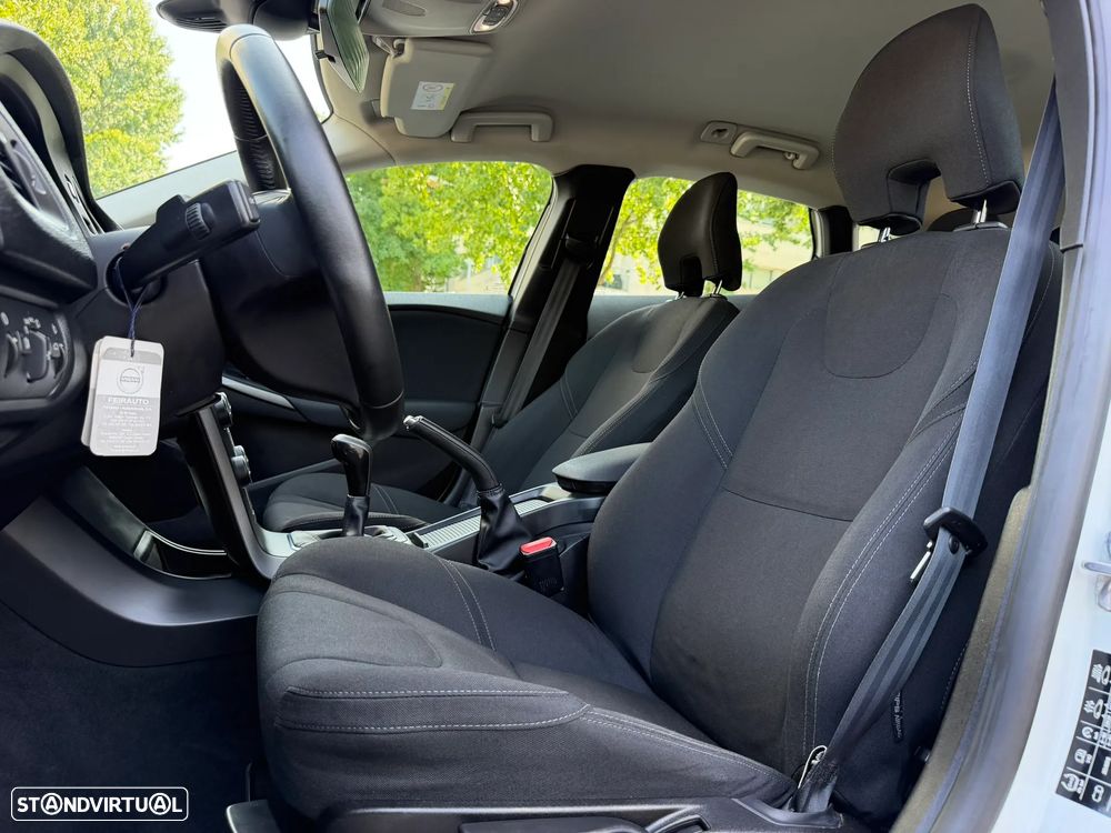 Volvo V40 Cross Country 2.0 D2 Summum - 16