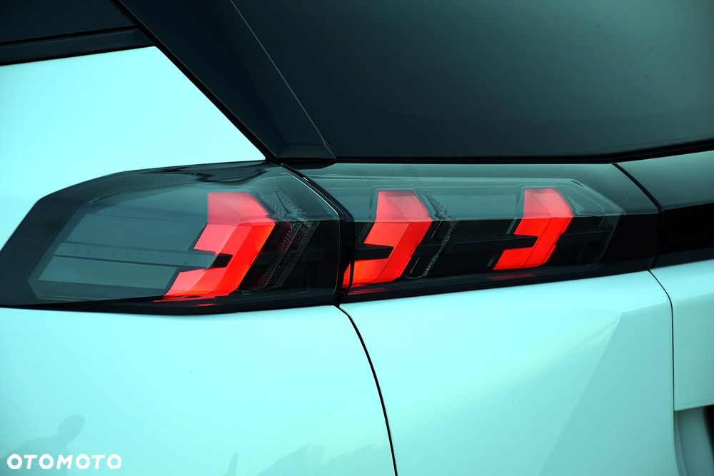 Peugeot 2008 1.5 BlueHDi Allure S&S EAT8 - 34