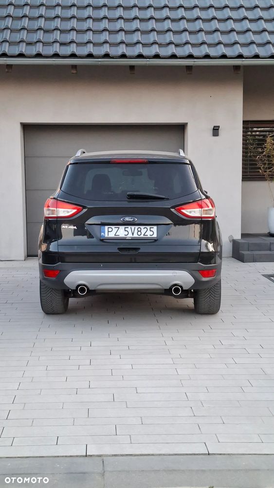Ford Kuga 2.0 TDCi 2x4 Titanium - 2