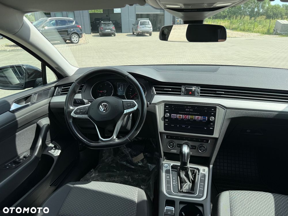 Volkswagen Passat 2.0 TDI SCR DSG Comfortline - 20