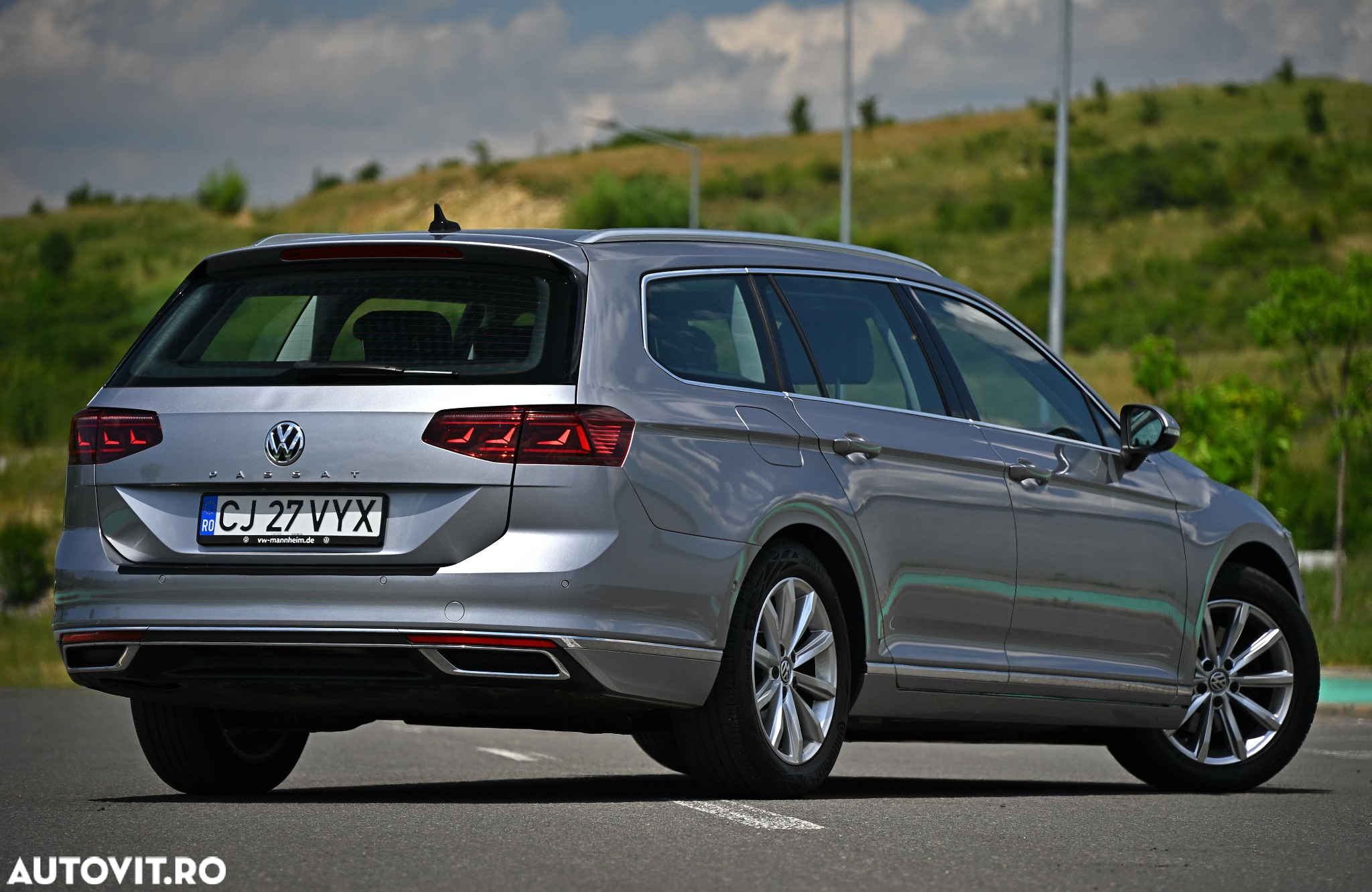 Volkswagen Passat Variant 2.0 TDI DSG (BlueMotion Technology) Highline - 8