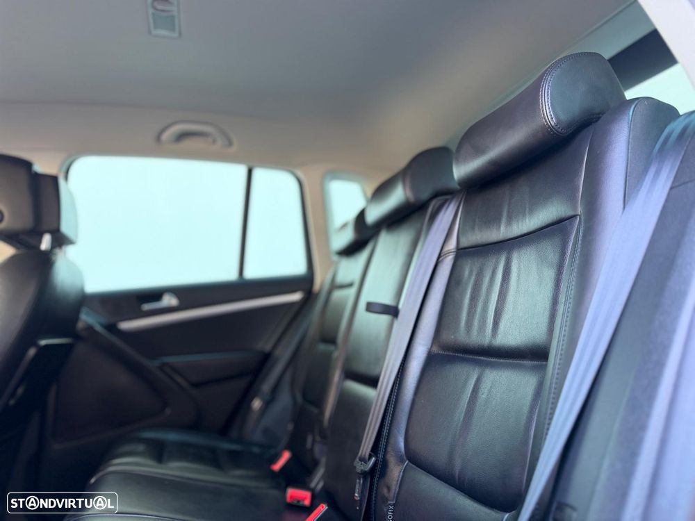 VW Tiguan 1.4 TSI 4Motion Exclusive - 23