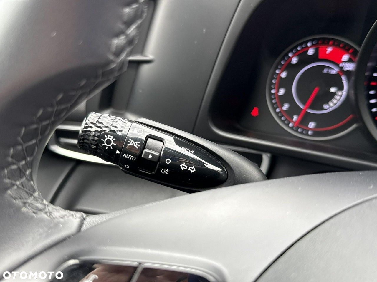 Hyundai Elantra 1.6 Modern CVT - 24