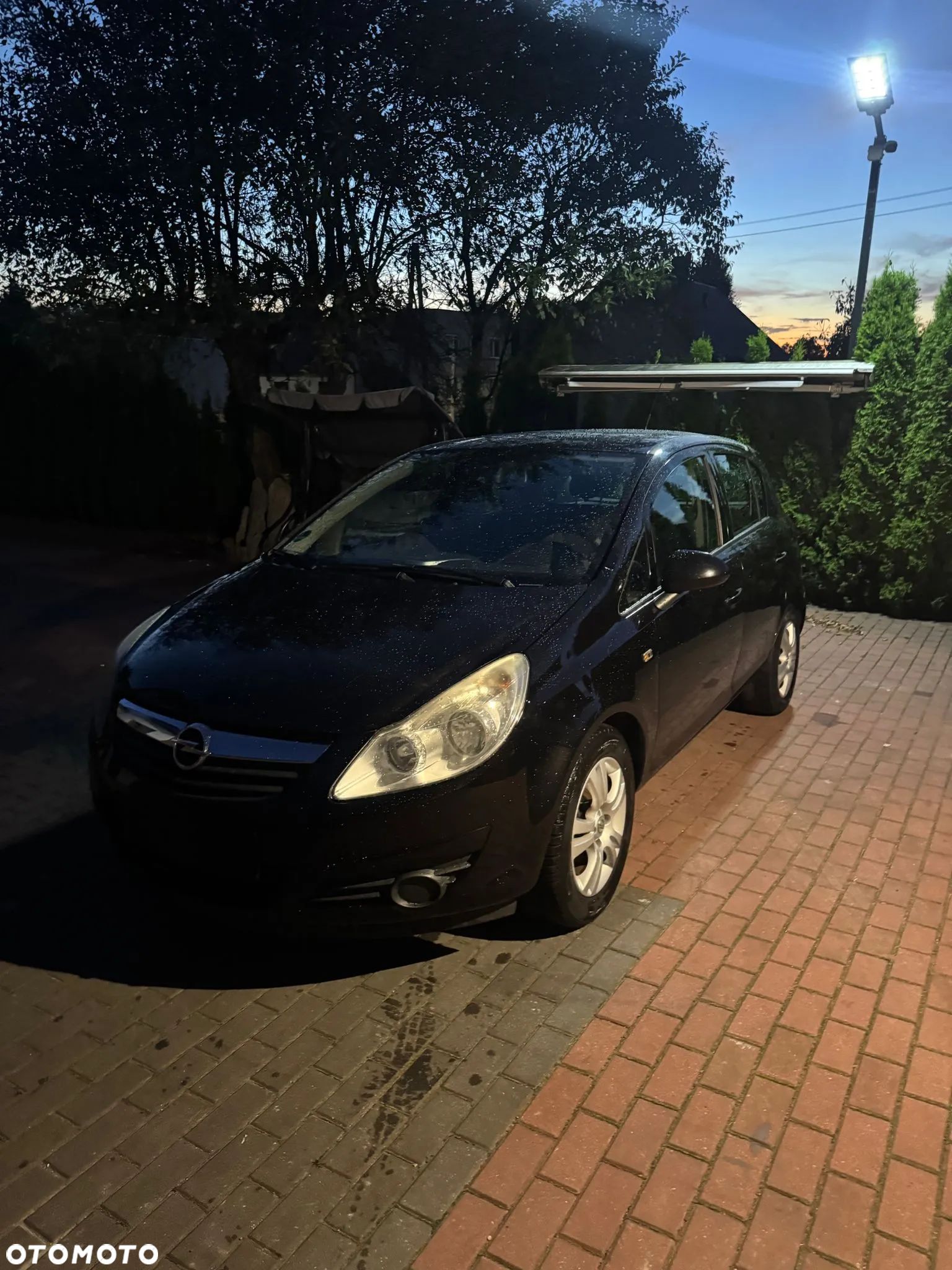 Opel Corsa 1.4 16V Enjoy - 1