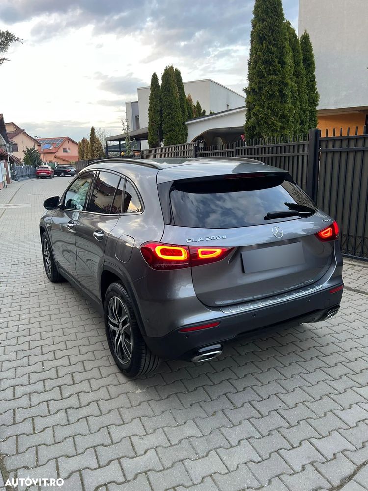 Mercedes-Benz GLA 200 d 4MATIC Aut. - 6