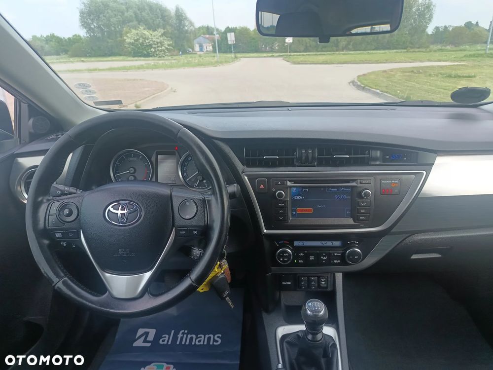 Toyota Auris 1.6 Sol - 11