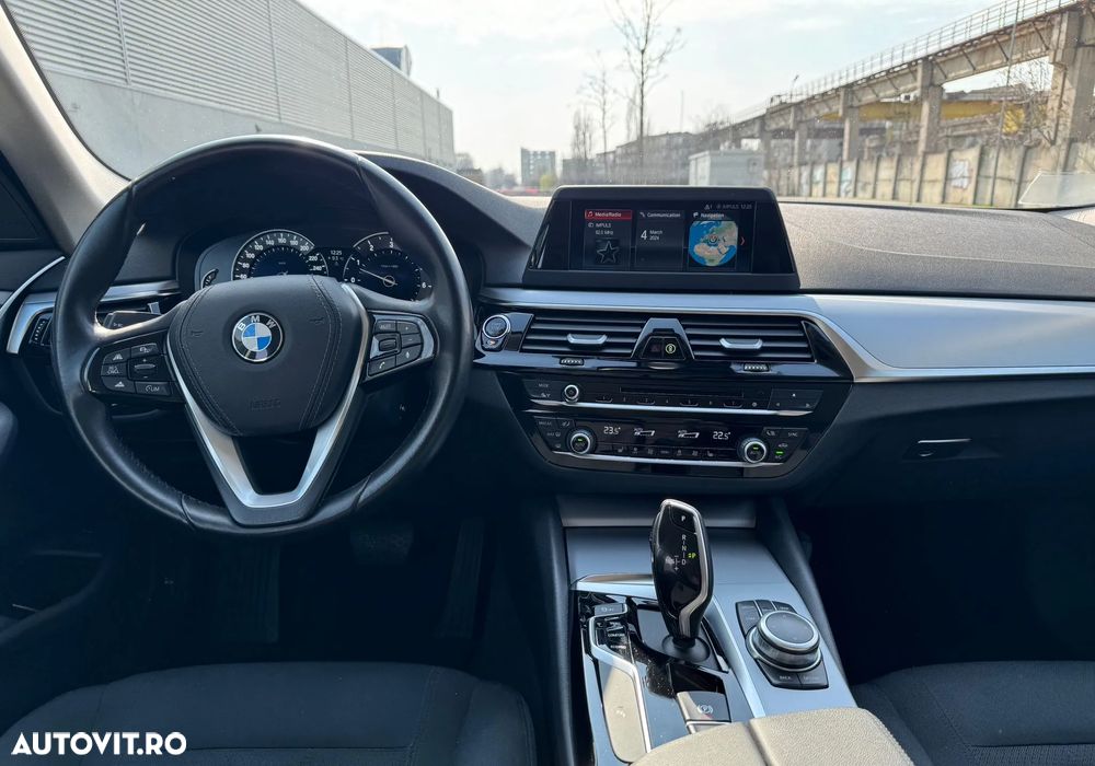 BMW Seria 5 520i AT - 7