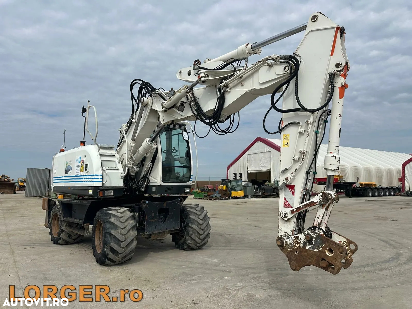 Hitachi ZX 140W-3 - 4