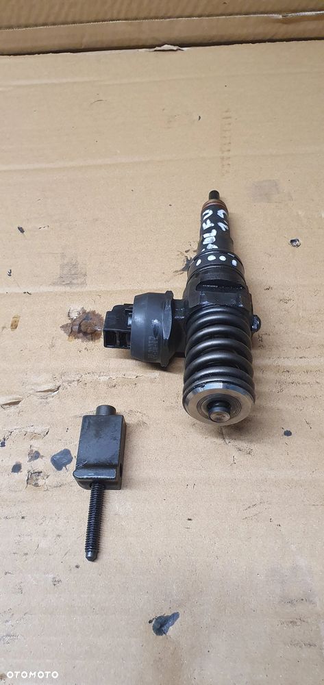 Pompowtryskiwacz wtryskiwacz wtrysk VW Golf V Plus 1.9 TDI - 3
