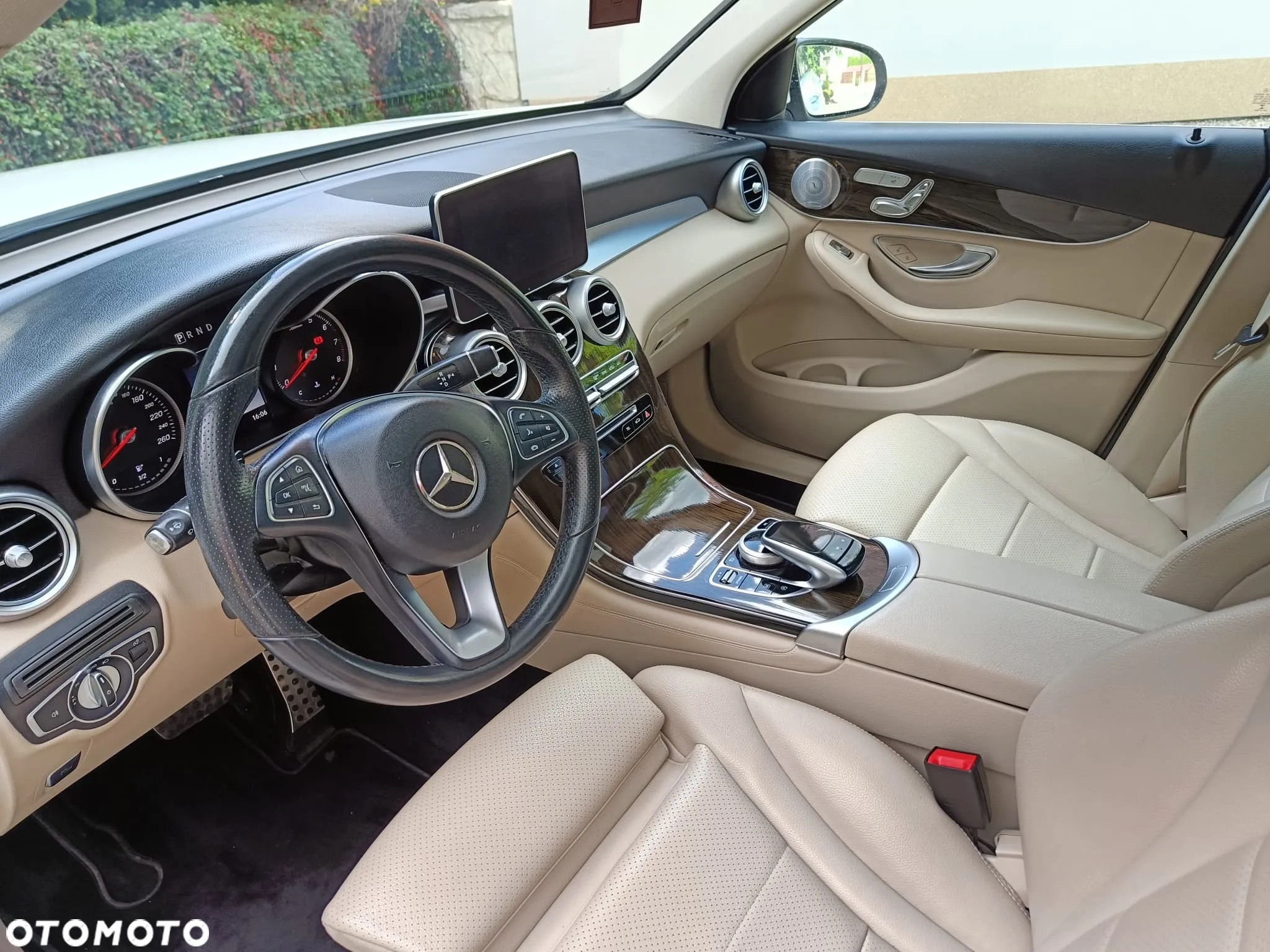 Mercedes-Benz GLC - 27
