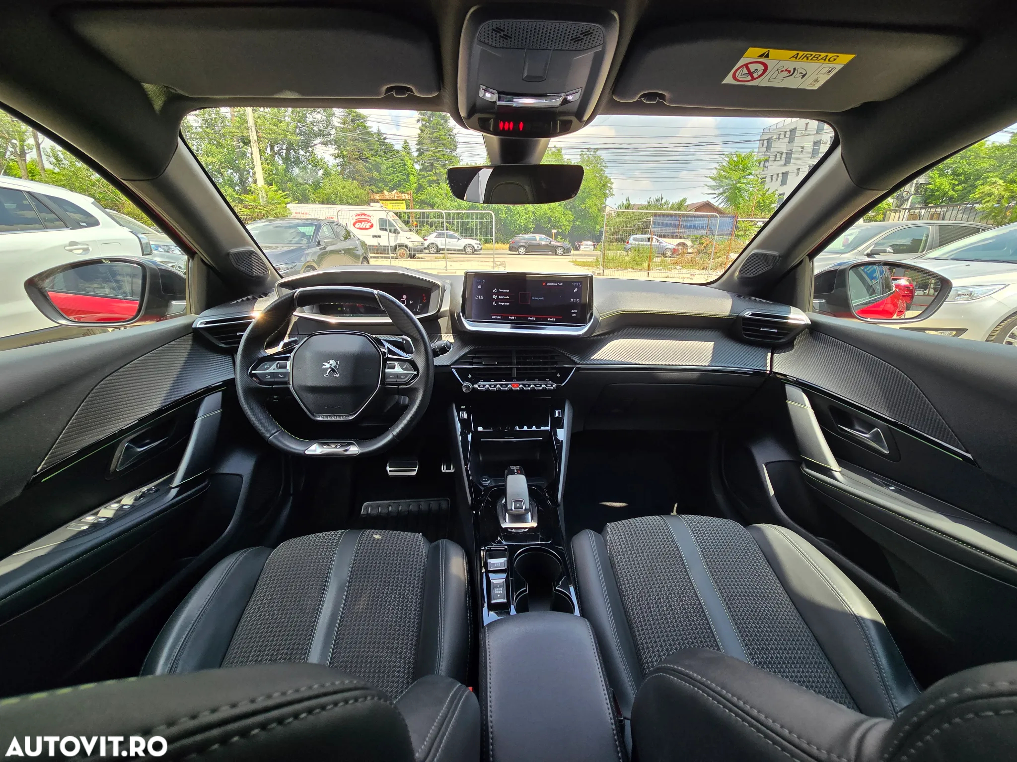 Peugeot 208 1.2 L PureTech STT EAT8 GT Line - 14