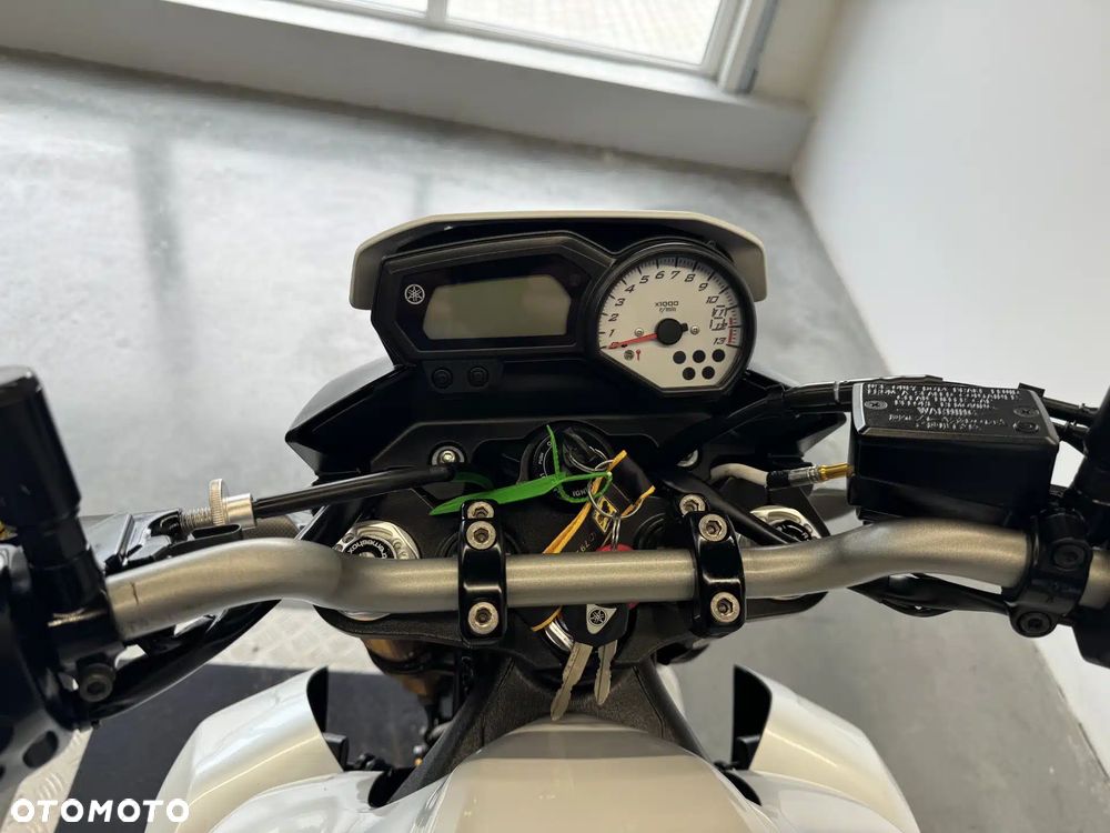 Yamaha FZ8 - 31