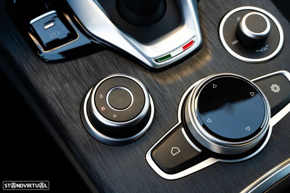 Alfa Romeo Stelvio 2.2 D Super AT8 - 28