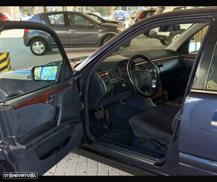 Mercedes-Benz E 220 2002 photo 5