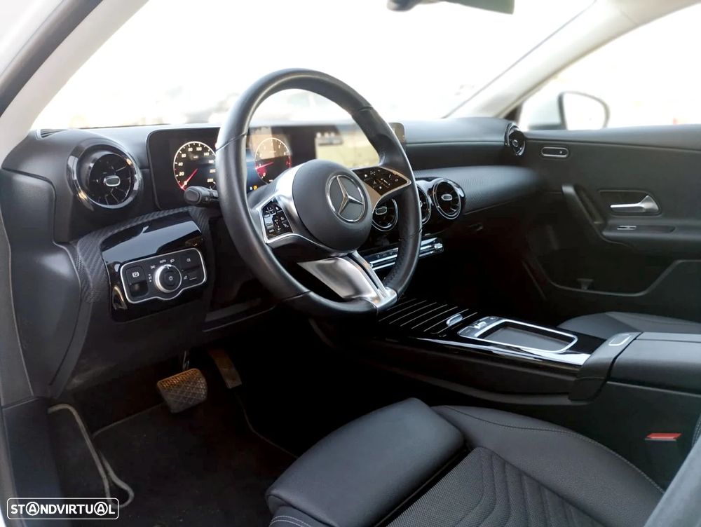 Mercedes-Benz A 200 7G-DCT - 2
