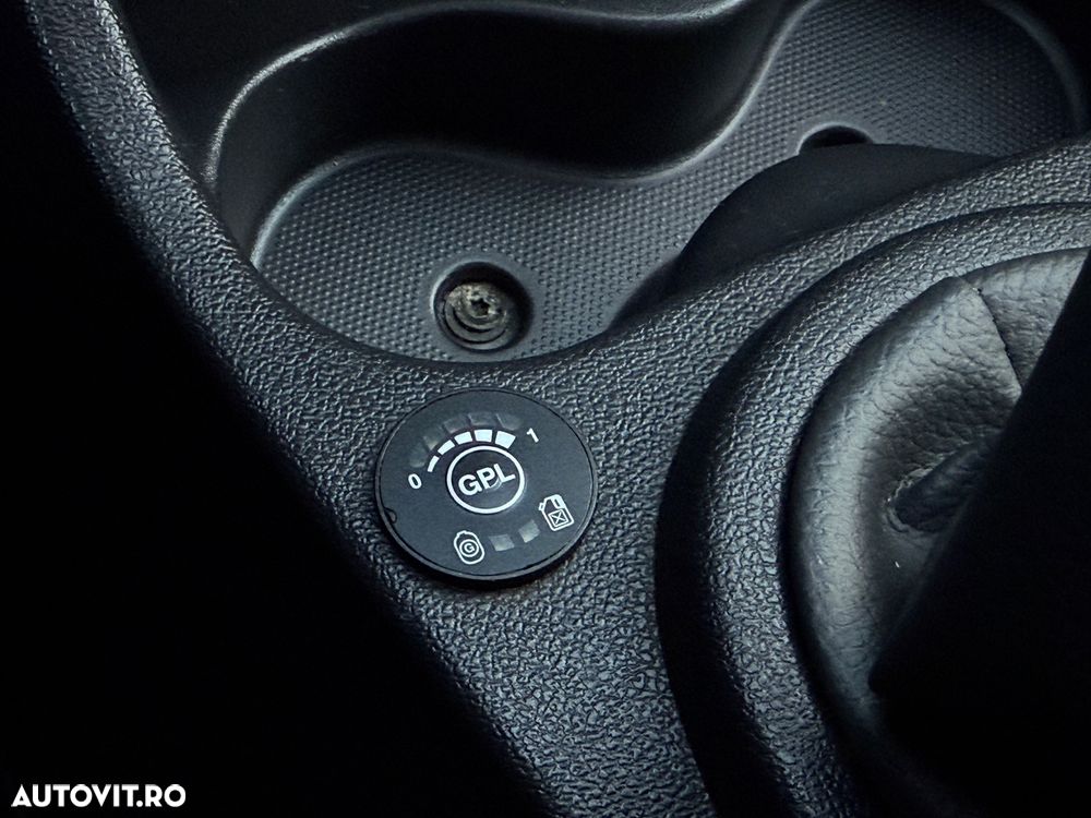 Dacia Logan 1.6 MPI Ambiance - 23