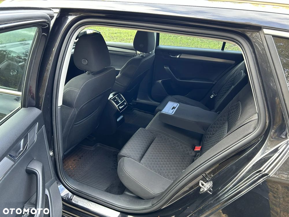 Skoda Superb 2.0 TDI 4x4 Style DSG - 10