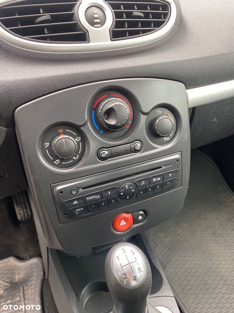 Renault Clio - 36