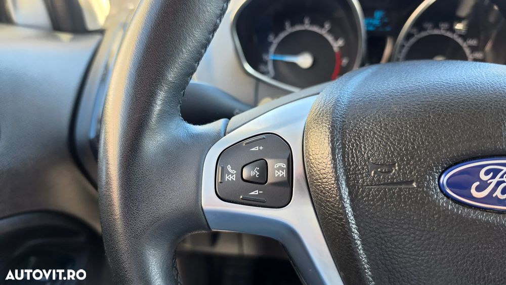 Ford EcoSport - 15