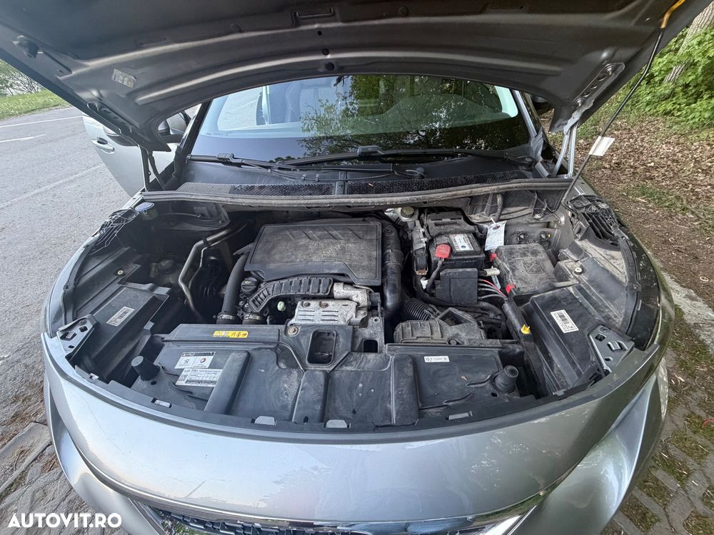 Peugeot 3008 PureTech 130 Stop & Start GPF EAT8 Allure - 13