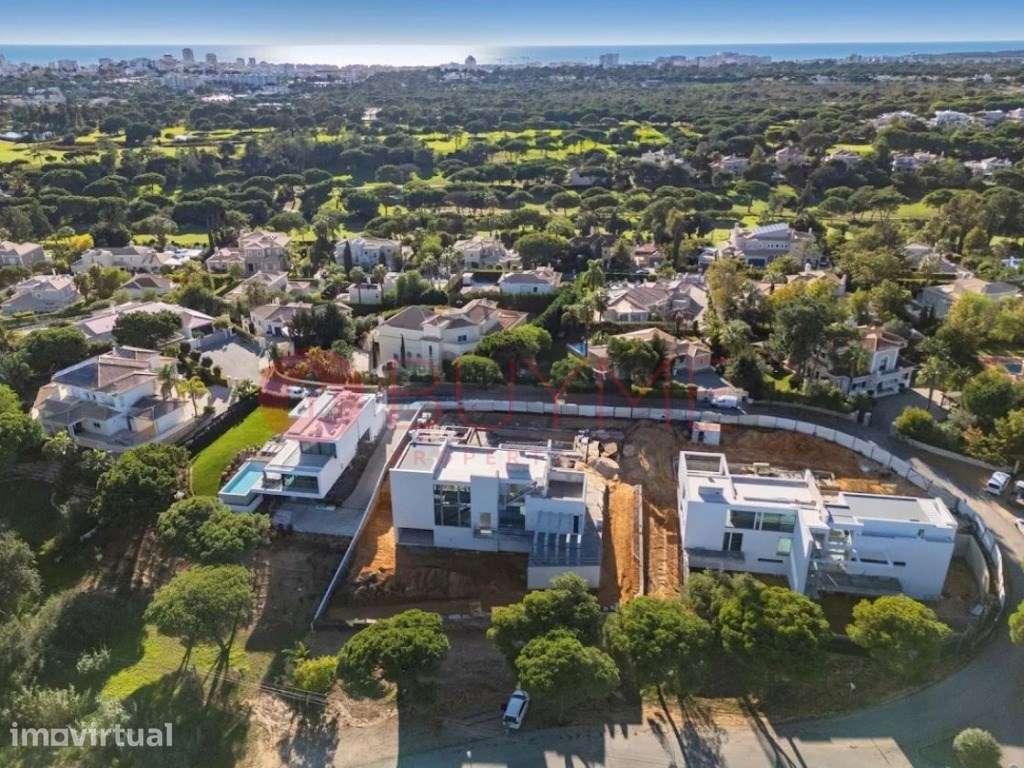 Moradia Contemporânea T4+2 em Construção no Prestigiado Vila Sol, Q... - Grande imagem: 4/10