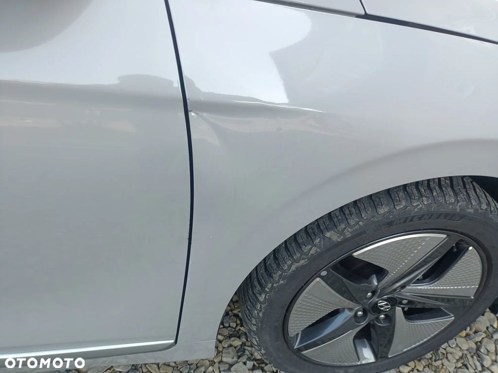 Hyundai IONIQ - 16