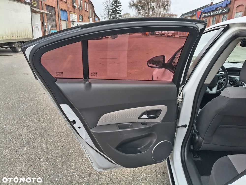 Chevrolet Cruze 2.0 LS - 10