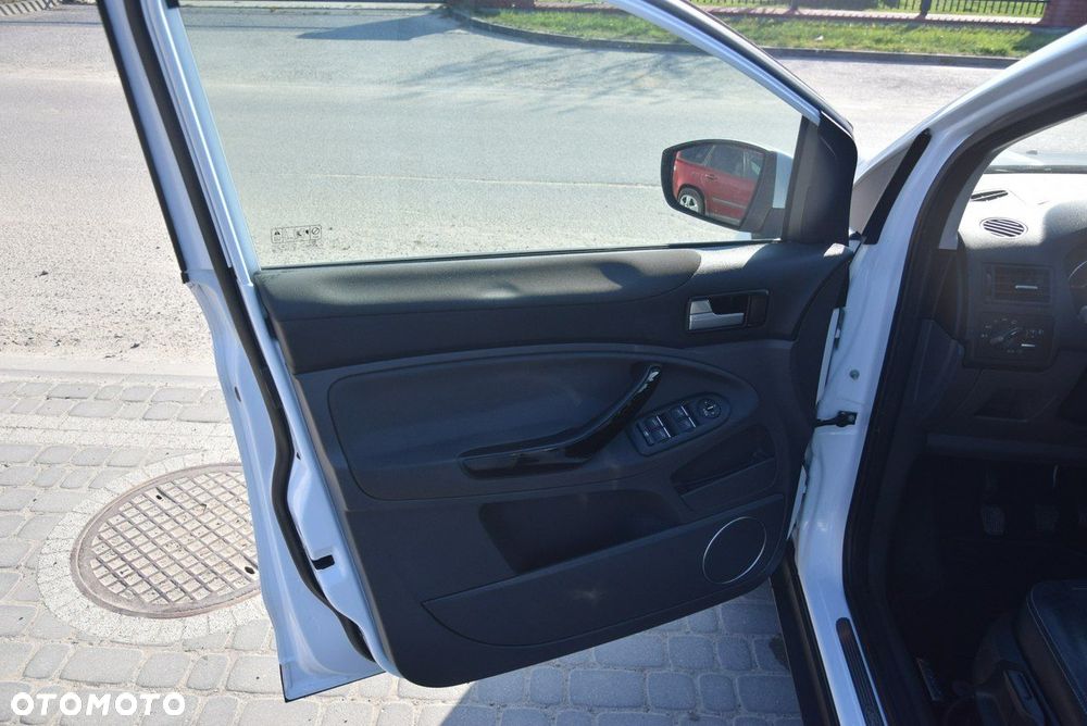 Ford Kuga 2.0 TDCi 4x4 Titanium - 24