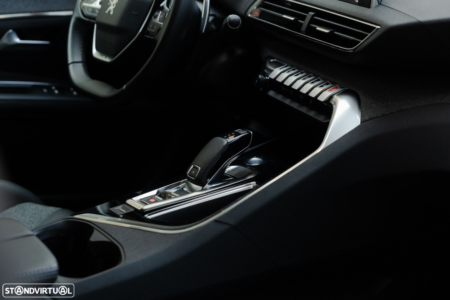 Peugeot 5008 1.2 PureTech Allure EAT8 - 26