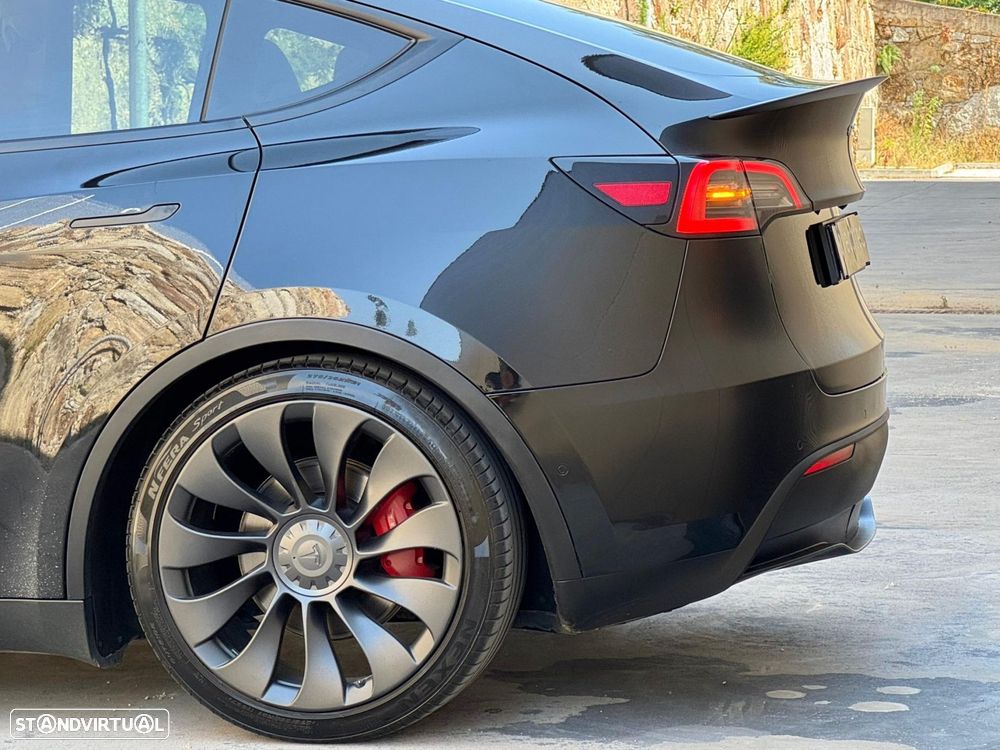 Tesla Model Y Performance Dual Motor AWD - 7