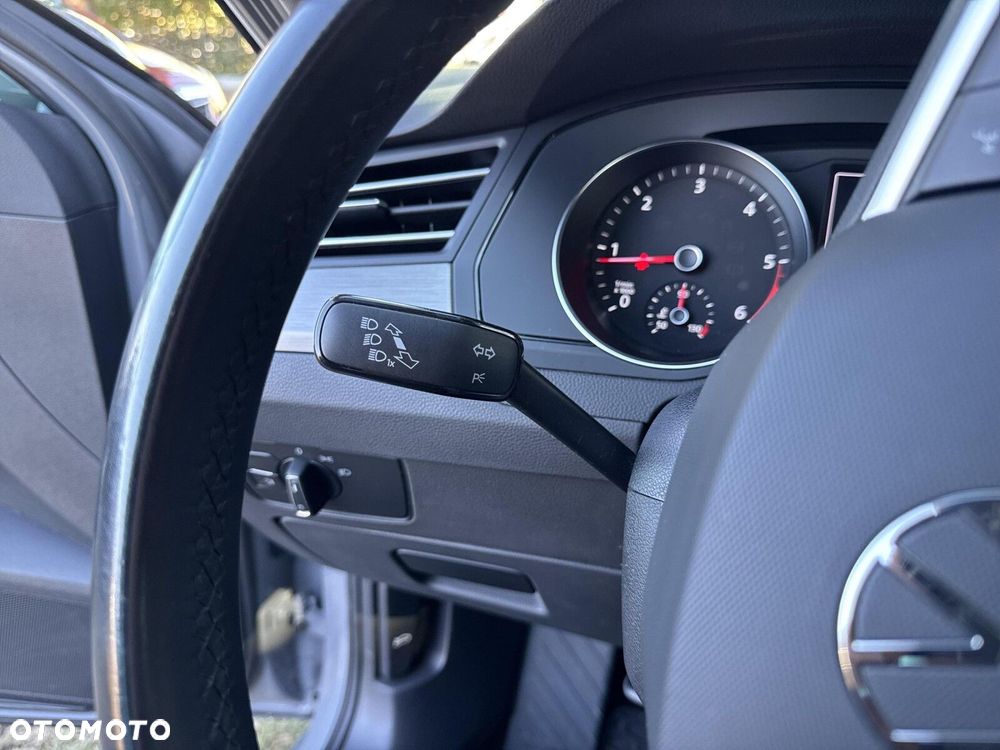 Volkswagen Passat - 24